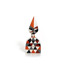 Load image into Gallery viewer, 3 Wooden Dolls