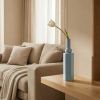 Classic lily vase